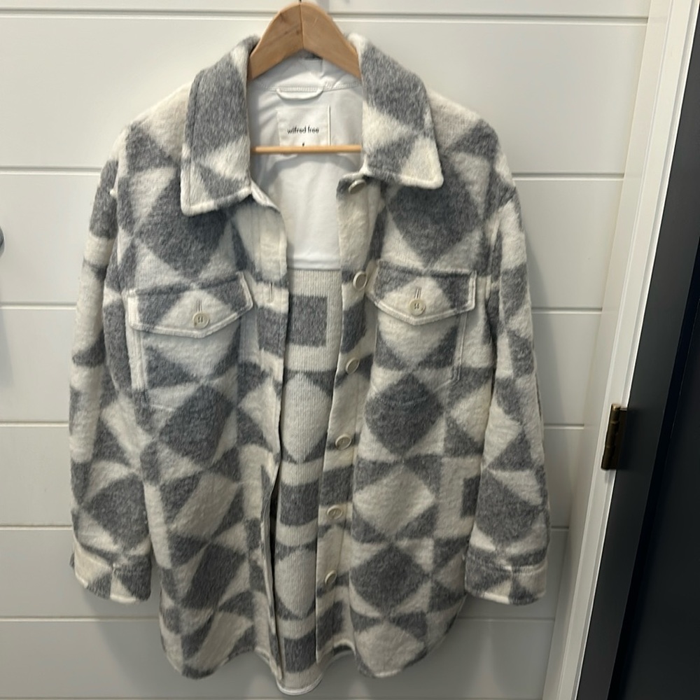 Aritzia Wilfred Free Shirt Jacket